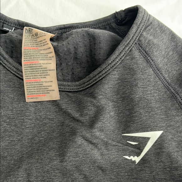 Gymshark Seamless Black Long Sleeve Crop Top - Picture 2 of 5